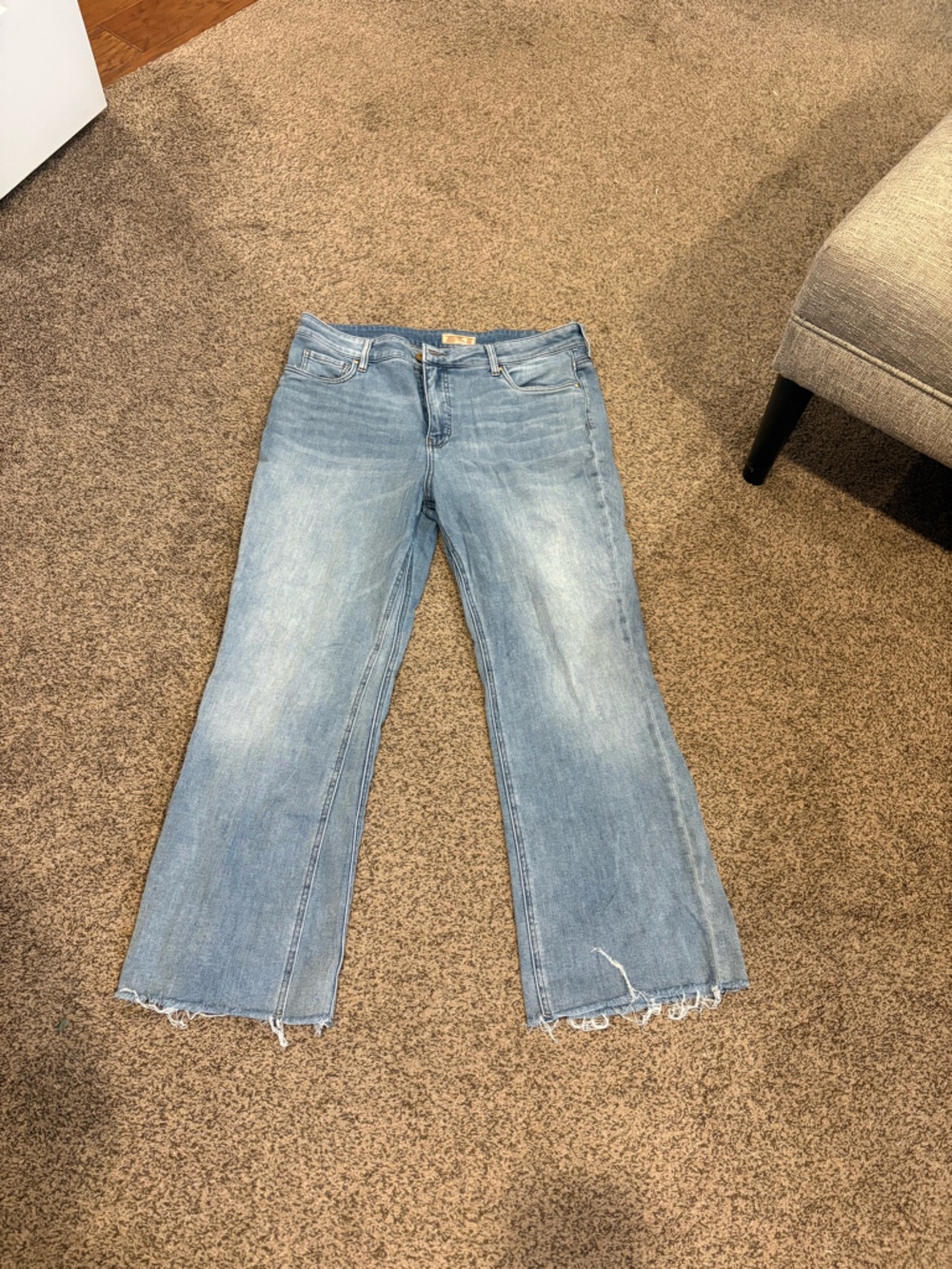 Kut from the Kloth Light Blue wide leg, cropped Women's Jeans